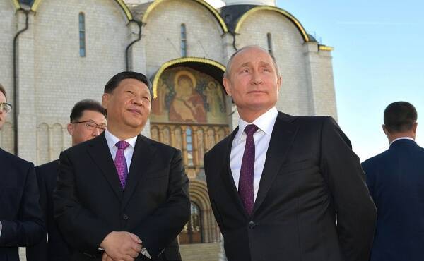 В Китае отрицают просьбу Си Цзиньина к Путину "не вторгаться на Украину"