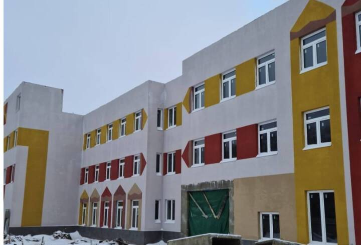 В Верево приступили к внутренней отделке детского сада на 220 мест