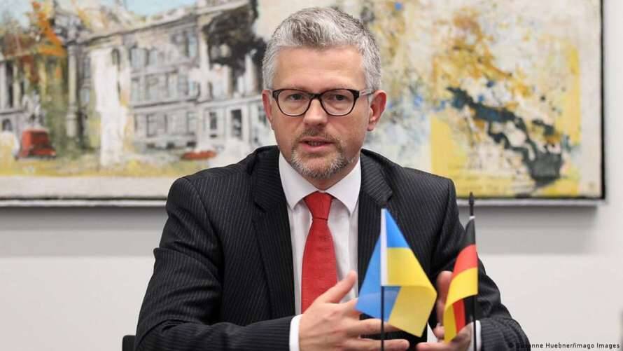 Украина призвала Германию поделиться хотя бы бронежилетами и армейскими шлемами