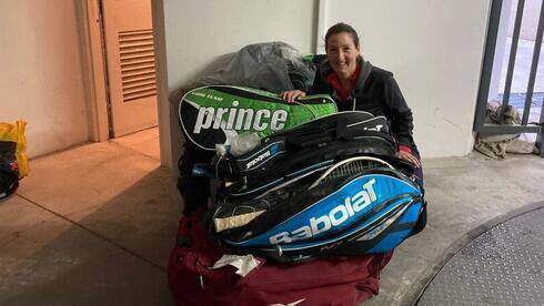 Прославленная спортсменка подарила форму и ракетки юным теннисисткам Израиля