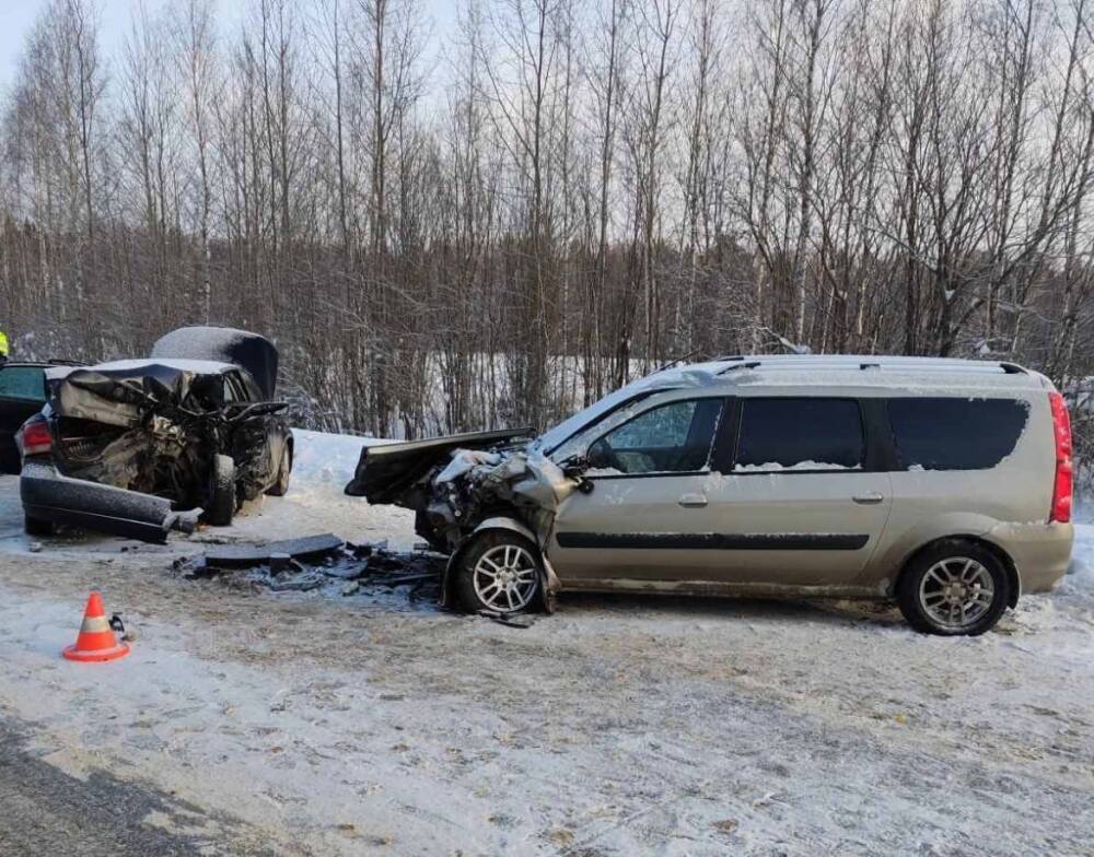 В ДТП на трассе «Вятка» Кировской области погибла водитель и 4-летняя девочка