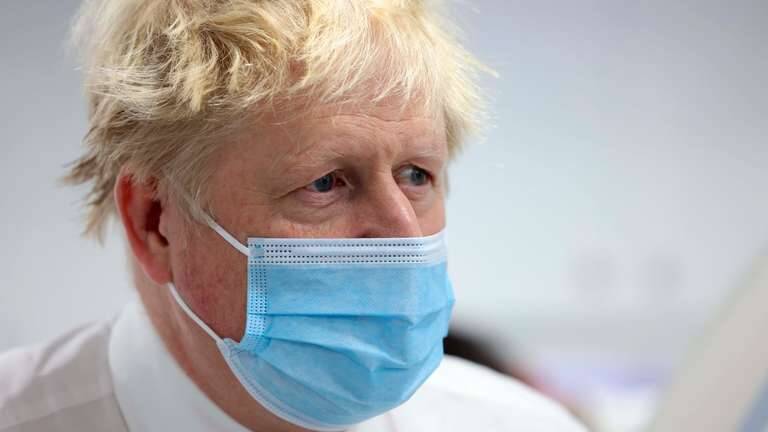 Маски больше не нужны: Борис Джонсон объявил об отмене всех коронавирусных ограничений в Британии