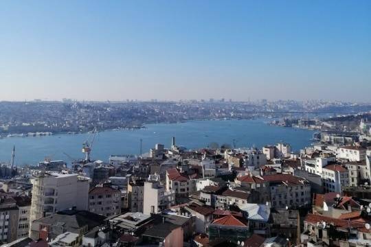 Власти Стамбула закрыли Босфор для движения судов из-за непогоды