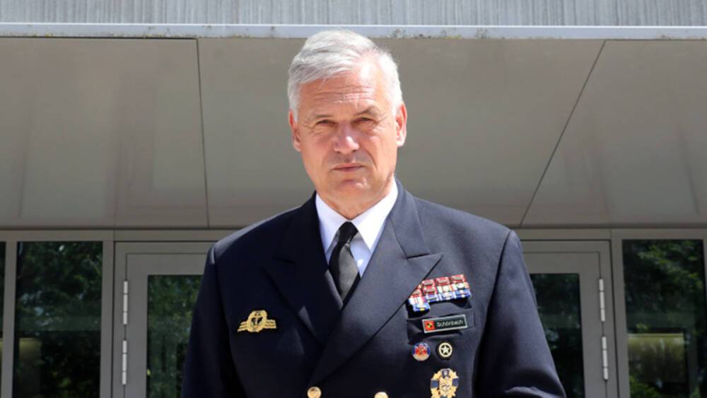 Командующий ВМС Германии подал в отставку после скандальных заявлений об Украине