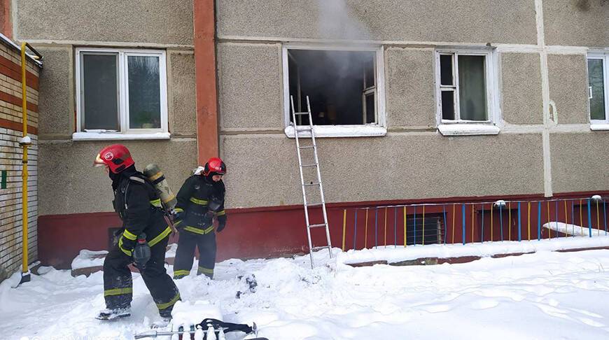 При пожаре квартиры в Молодечно спасли двух человек