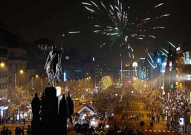 Видео: как встретили Новый год в центре Праги