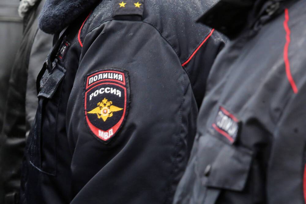 У опечатанных петербургских баров QR-сопротивления выставили полицейские наряды