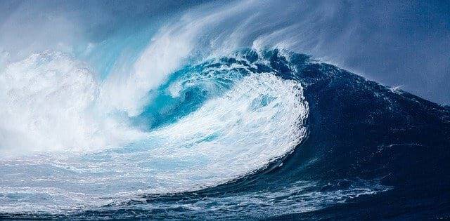 Житель Тонга пережил цунами и 26 часов провел в открытом море и мира