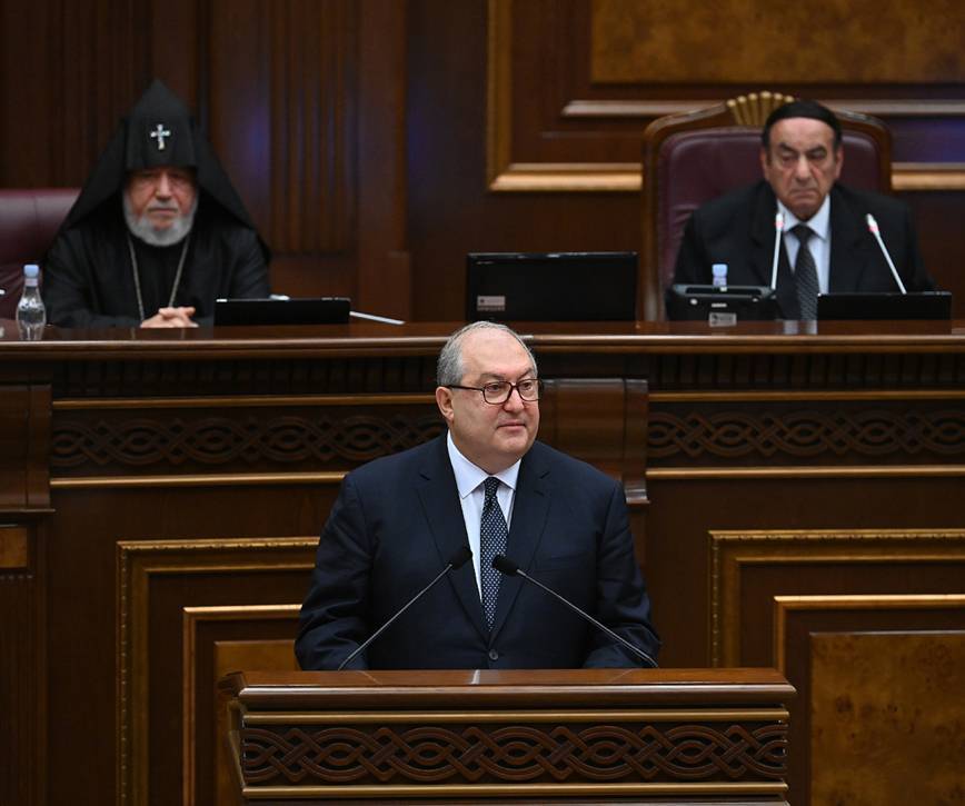 Саркисян назвал причину своей отставки с поста президента Армении