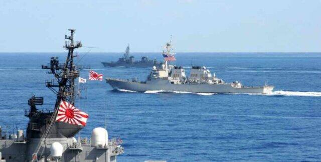 Учения ВМС США и Японии прошли у острова Окинава