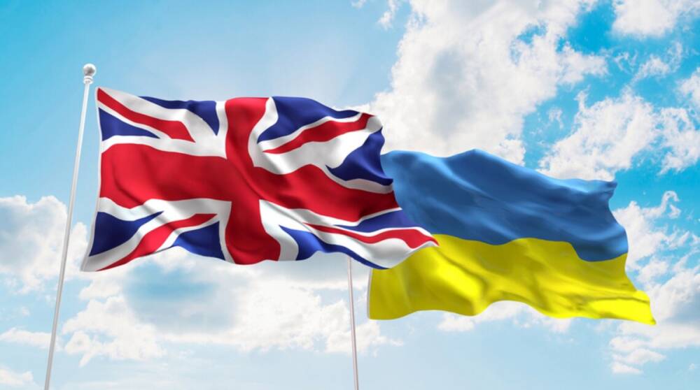 Великобритания начала эвакуацию дипломатов из Украины