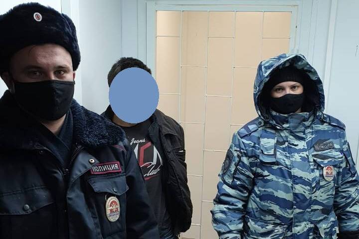 В центре Рязани задержали 24-летнего мужчину с наркотиками