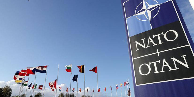 НАТО перебрасывает корабли и самолеты в Восточную Европу из-за ситуации вокруг Украины
