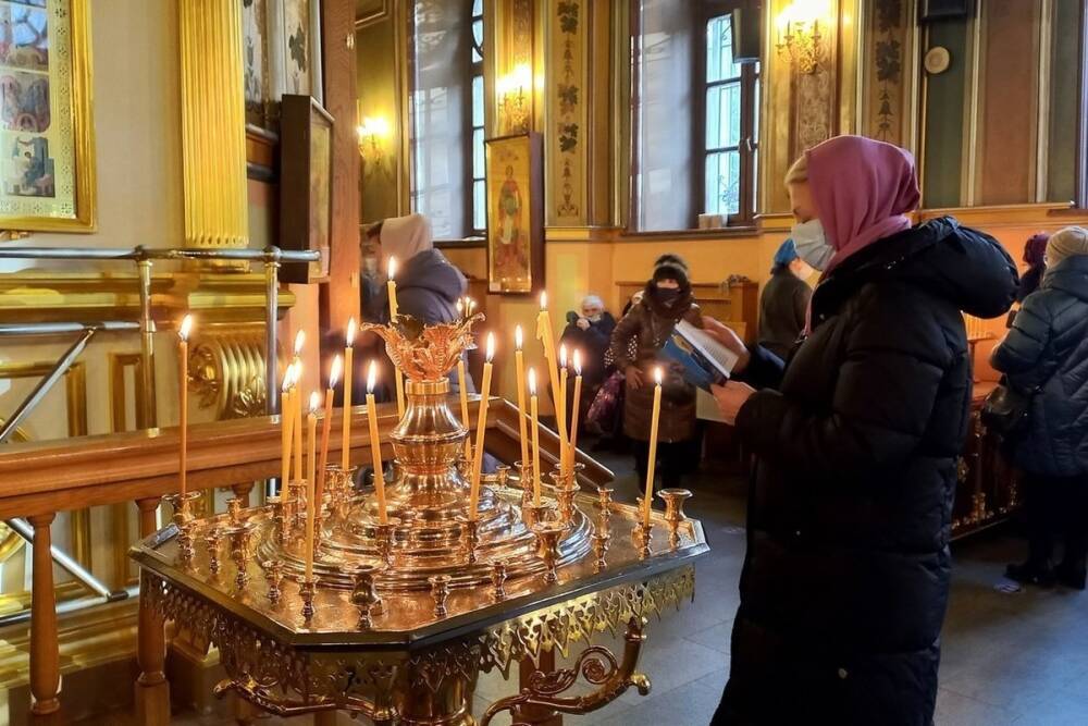РПЦ перевела в онлайн массовые мероприятия в московских храмах