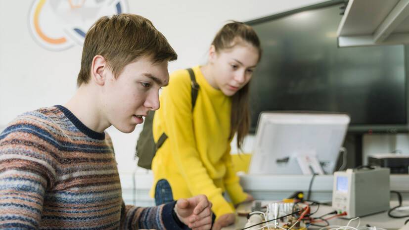 В Петербурге выделят около 2 млрд рублей на создание инновационных лабораторий в школах