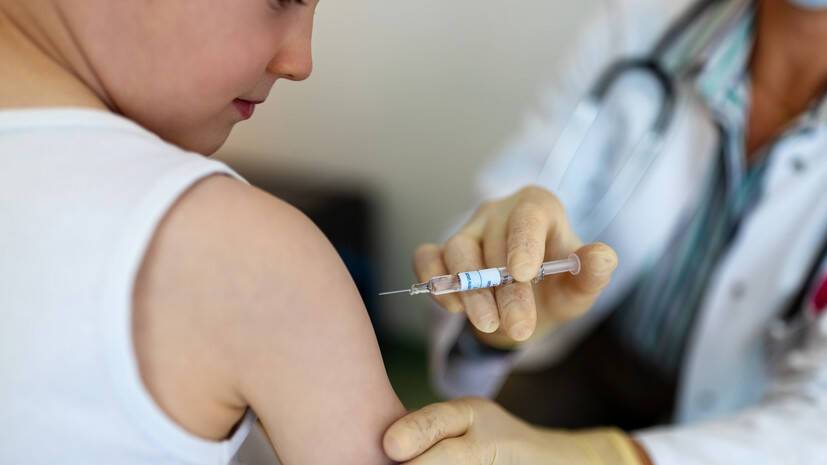 Вирусолог Альтштейн сравнил вакцины от COVID-19 для детей и взрослых