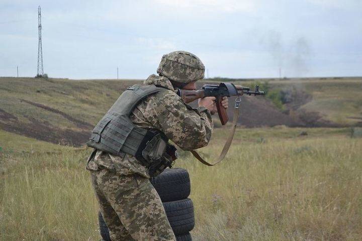 Министр обороны Украины призвал украинцев присоединиться к защите страны