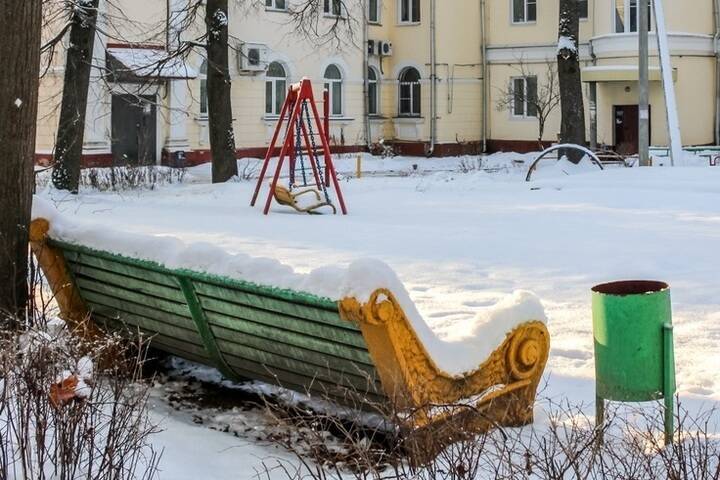 В Курске 11 управляющих компаний не справляются с уборкой снега во дворах