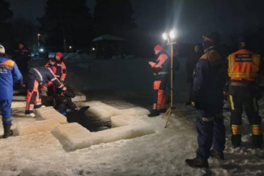 По факту гибели женщины во время крещенских купаний в Ленобласти возбуждено уголовное дело