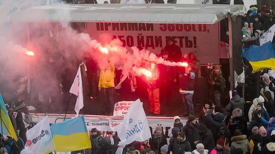 Украинские СМИ сообщили о задержании 20 участников акции протеста в Киеве
