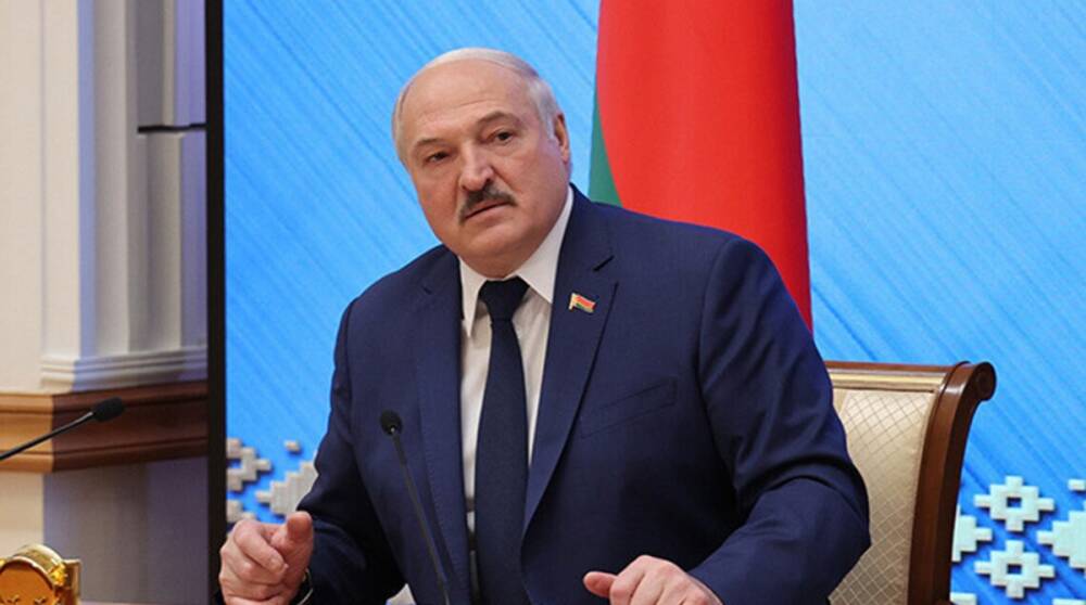 «Совпало с учениями»: Лукашенко заявил о создании группировки на границе с Украиной