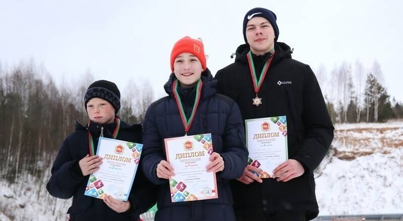 Завершился областной этап соревнований «Снежный снайпер». У биатлонистов Новогрудского района 12 медалей