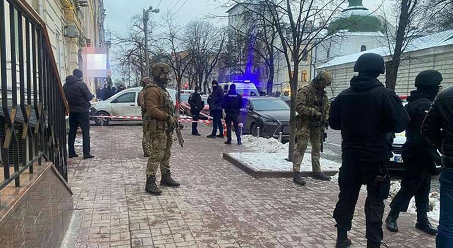 Возле банка в центре Киева произошла стрельба из автомата