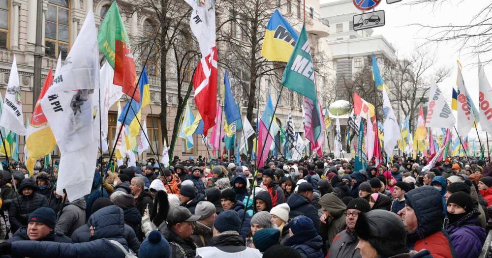 Полиция Украины не подтвердила гибель участника митинга у здания Рады
