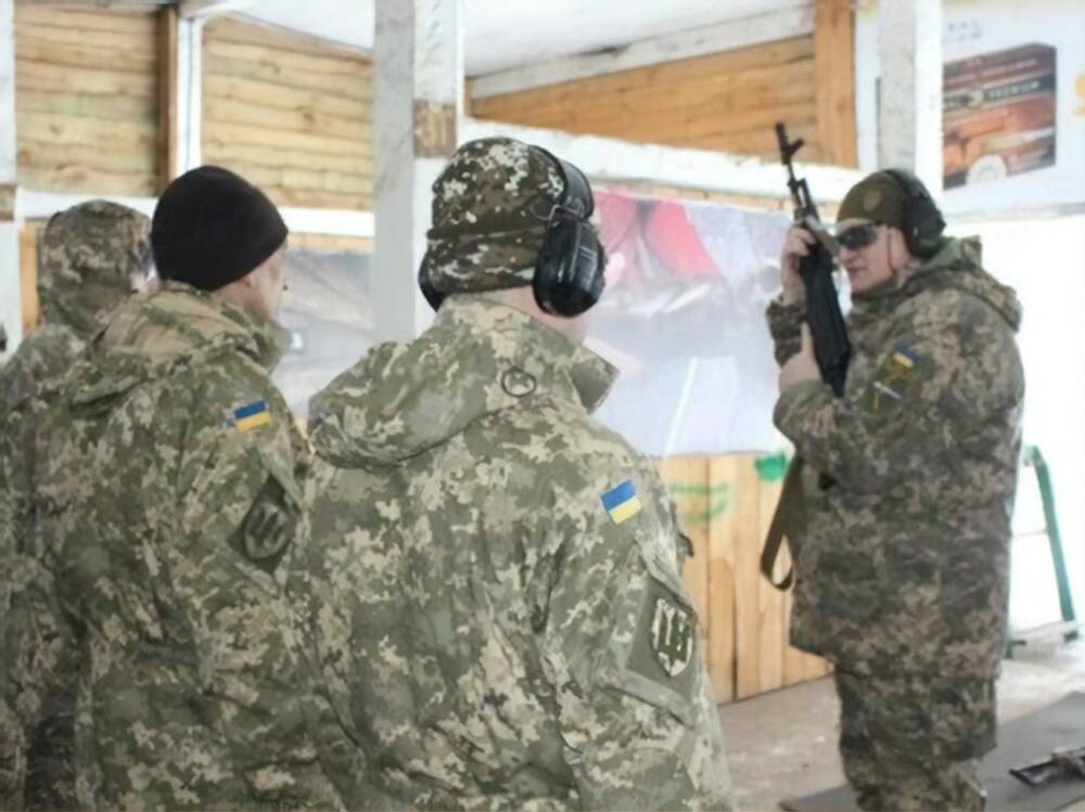 Вступить в территориальную оборону готовы 56% украинцев – опрос