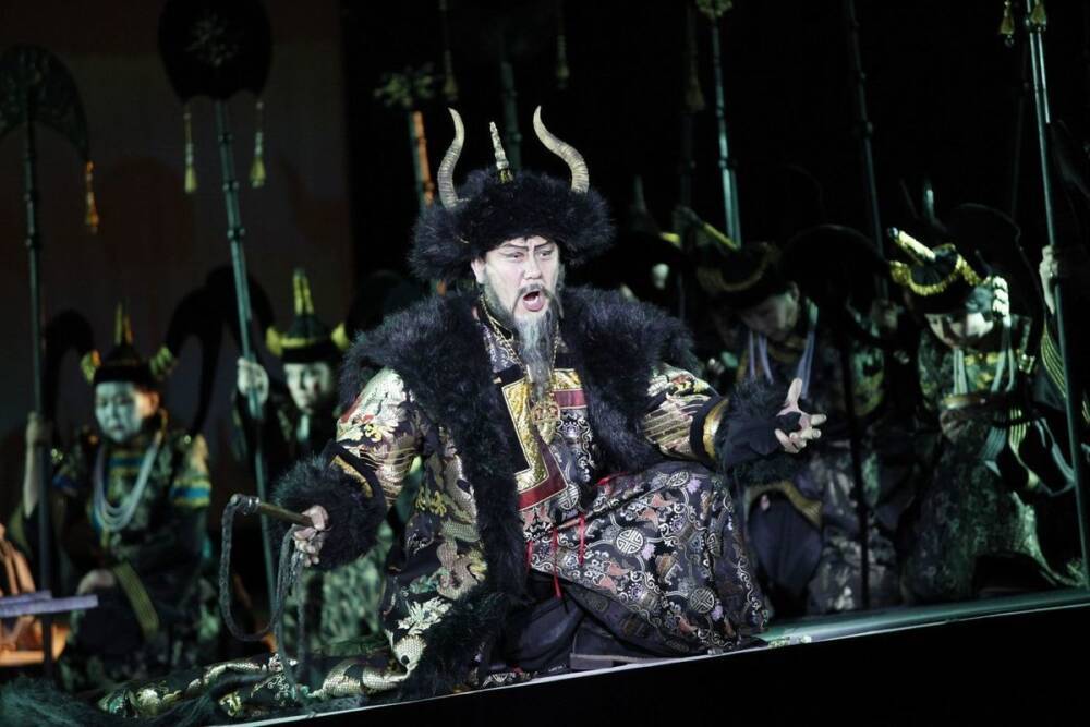 В Улан-Удэ на Сагаалган покажут эпическую оперу «Энхэ-Булат батор»
