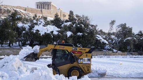 Буря "Эльпис" надвигается на Израиль: тысячи людей в плену у снежных заносов