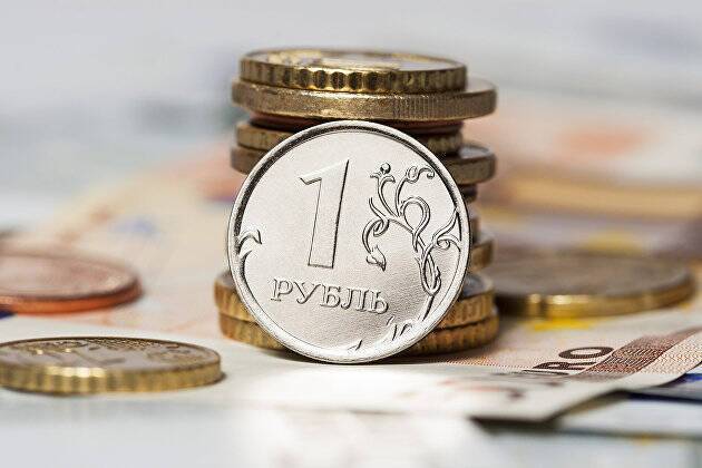 Рубль устремится к 80 за доллар