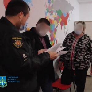 В Бердянске двух сотрудниц турагентства будут судить за продажу поддельных ПЦР-тестов