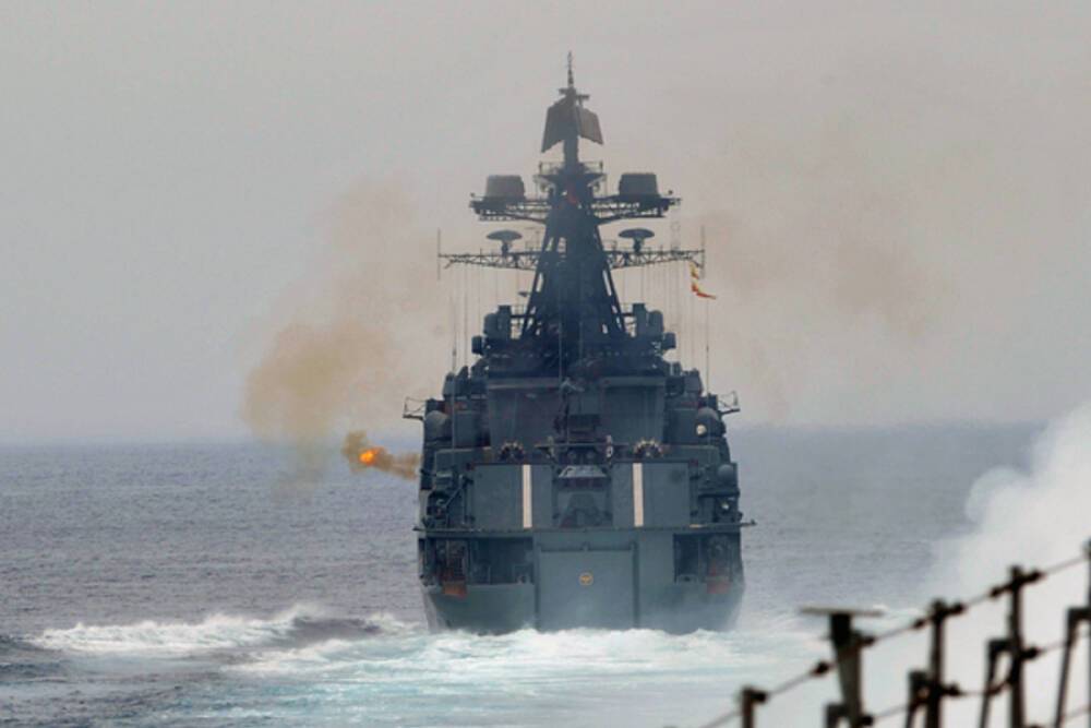 Более 20 российских кораблей вышли на учения в Черном море
