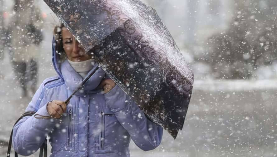 Погода в Украине резко ухудшится: поднимется штормовой ветер, выпадет мокрый снег