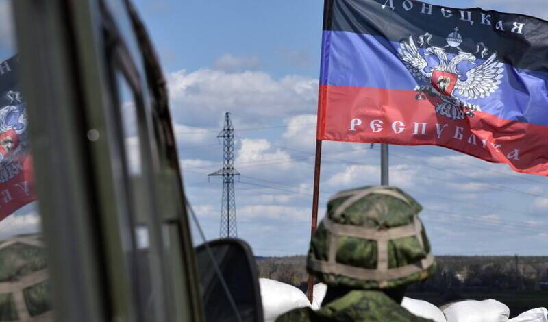 «Единая Россия» призвала начать поставки российского оружия в ЛНР и ДНР