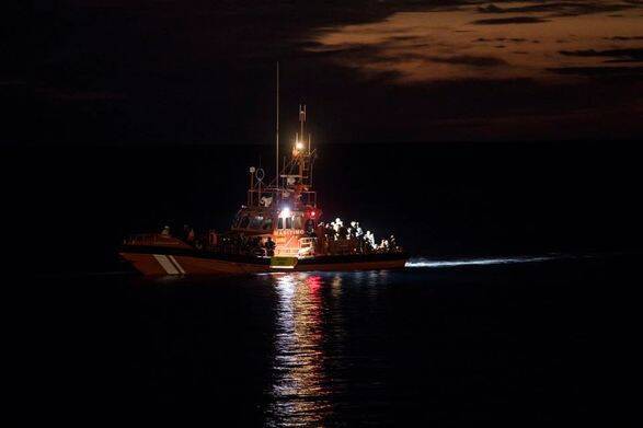 Испания спасла 319 мигрантов в Атлантическом океане, еще 18 утонули