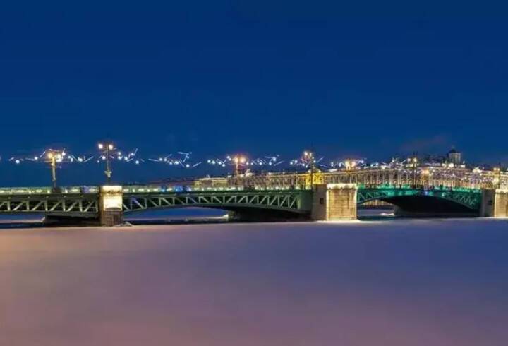 Дворцовый мост подсветят в честь 78-ой годовщины освобождения Ленинграда от блокады