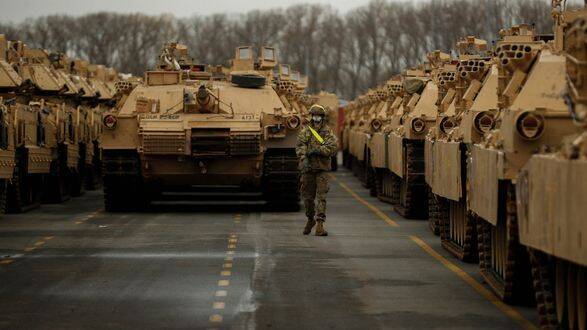 США и Великобритания рассматривают возможность развертывания дополнительных войск в Восточной Европе - CNN