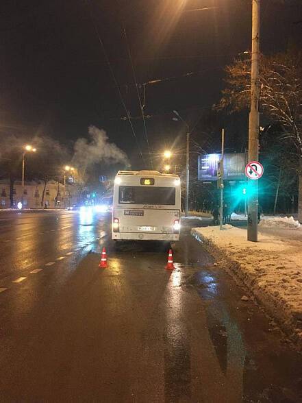 В Ростове произошло ДТП с автобусом, в котором находилось около 40 человек