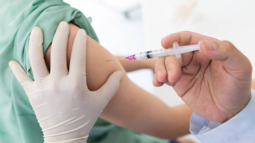 В Приамурье стартовала вакцинация от COVID-19 подростков от 12 до 17 лет
