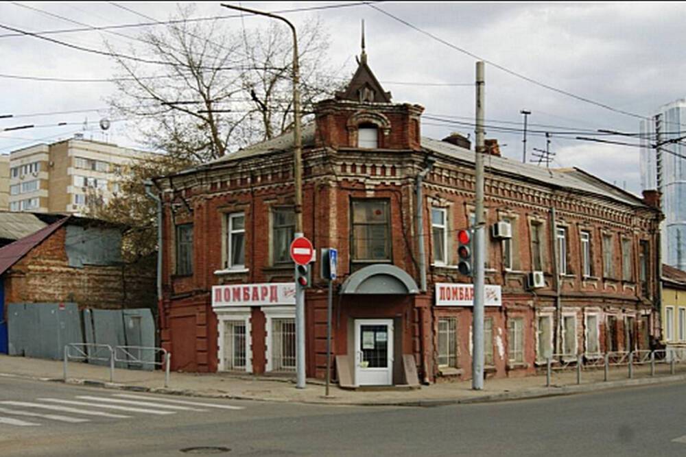 Саратовский чиновник объяснил, почему старинный дом выкинули из списка памятников