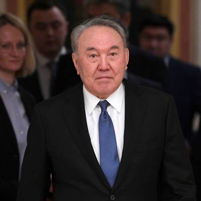 Парламент Казахстана отменил пожизненное председательство в Совбезе Назарбаева