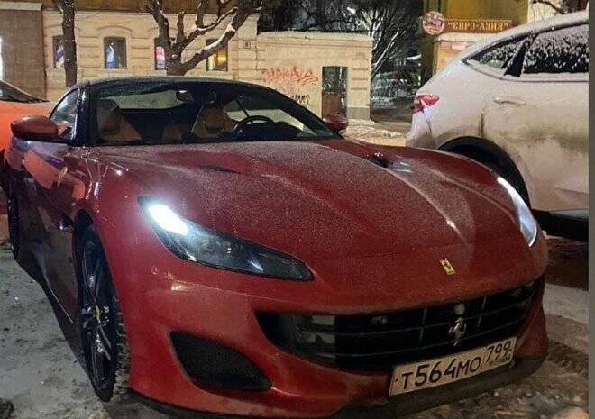 На парковке в центре Рязани засняли Ferrari за 50 млн рублей