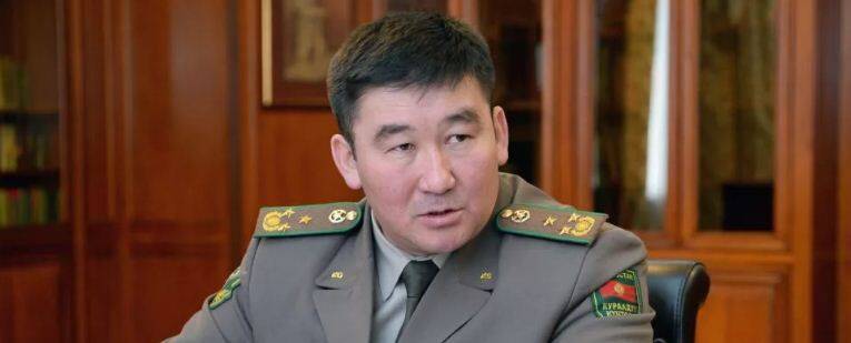 Глава погранслужбы Киргизии Шаршеев: Таджикистан стягивает к границе тяжелую военную технику