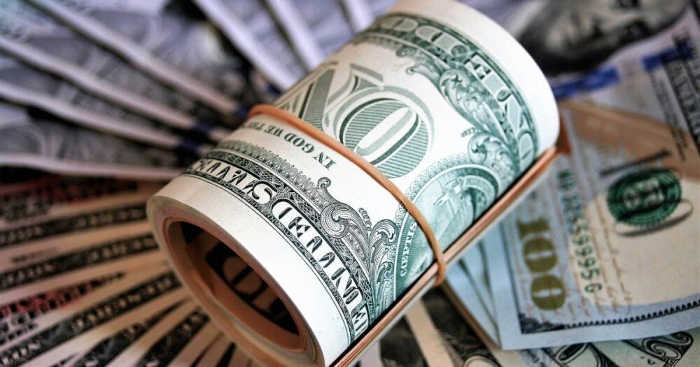 Курс валют на 28 января: Доллар дорожает, а евро начал падать