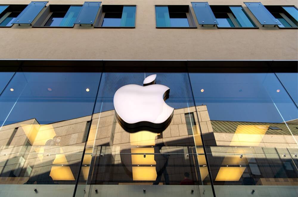 Компания Apple сообщила о рекордной выручке по итогам 2021 года, акции взлетели на 5%