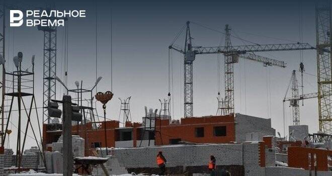 В Казани на стройке ЖК из-за нарушения требований безопасности работу башенных кранов остановили на 3 месяца