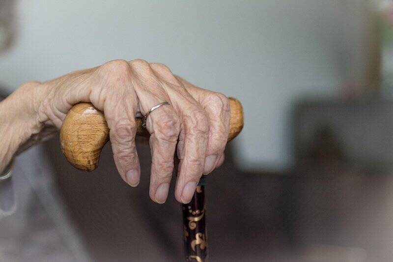 В Зауралье родственники обманули 90-летнюю женщину и отправили ее в дом престарелых