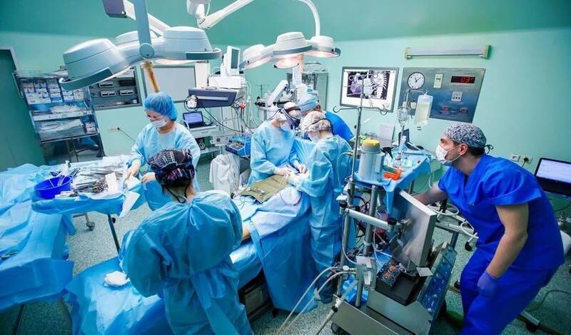 В Тюмени хирурги избавили 50-летнего мужчину от опухоли в трахее